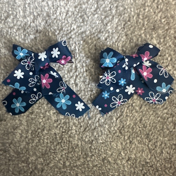 Hair bows - Picture 1 of 16